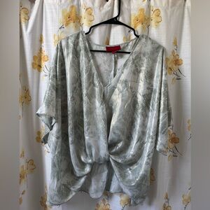 Jennifer Lopez Knotted Shirt